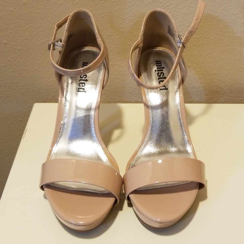 Heels - Picture 3 of 4